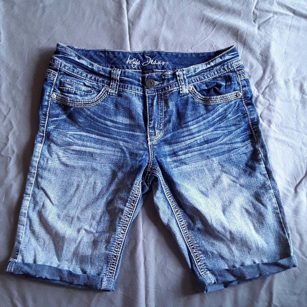 Ariya Long Jean Shorts Size 11/12